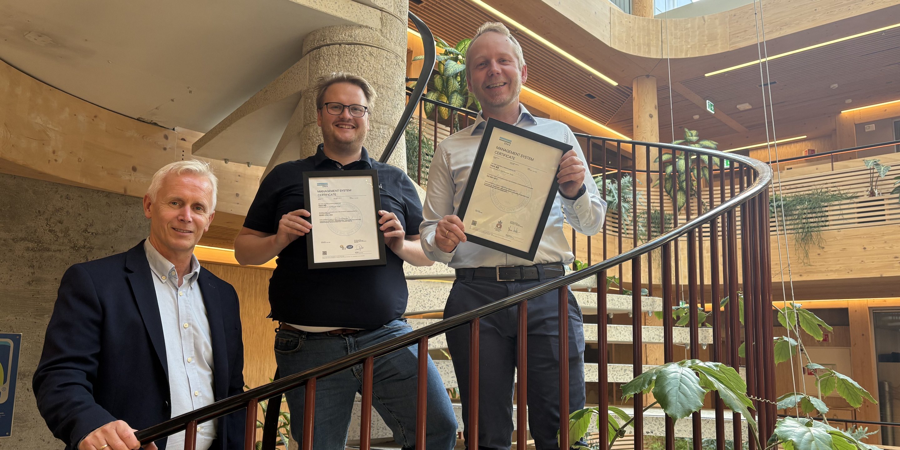Veni er sertifisert etter ISO 9001 og ISO 27001